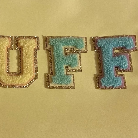 Stoney Clover Lane & Target yellow “stuff” patch pouch - Picture 6 of 7